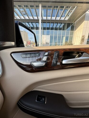 Mercedes GLS 450 4MATIC-8