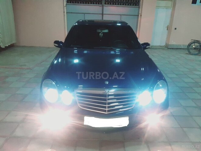 Mercedes E 270 2002, 389,000 km - 2.7 l - Quba