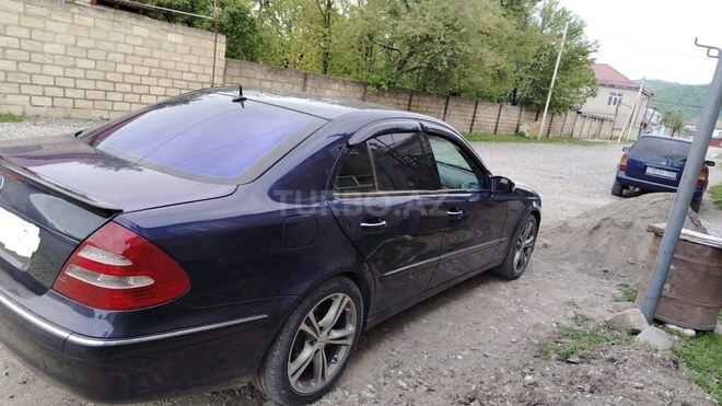 Mercedes E 270 2002, 389,000 km - 2.7 l - Quba