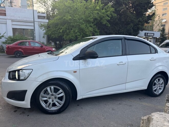Chevrolet Aveo-3