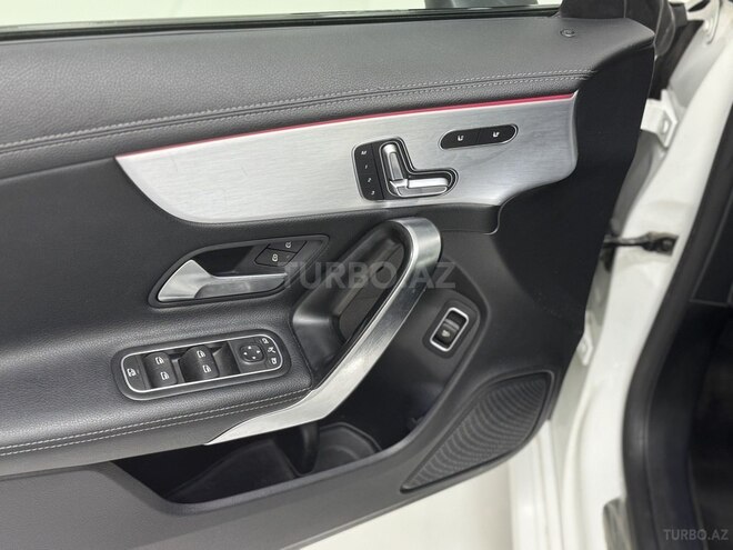 Mercedes CLA 250-28