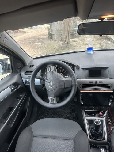 Opel Astra 2006, 299,999 km - 1.3 л - Bakı