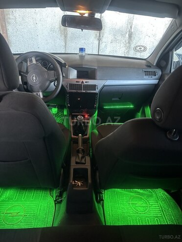 Opel Astra 2006, 299,999 km - 1.3 л - Bakı
