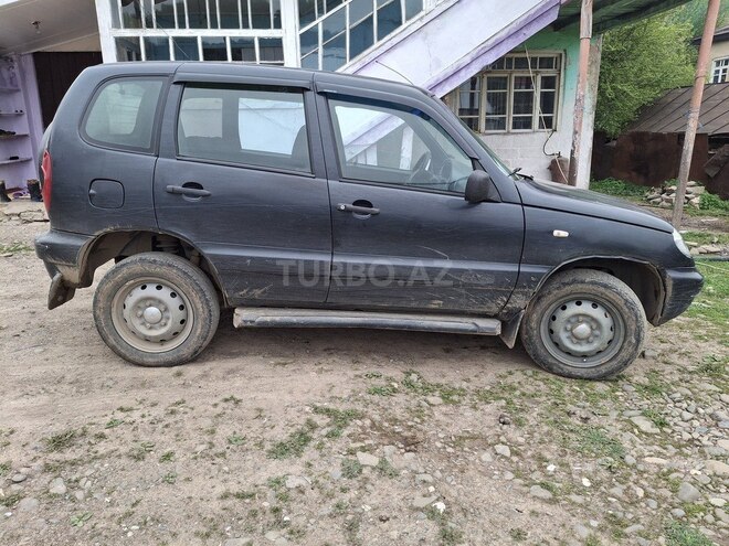 Chevrolet Niva 2006, 95,000 km - 1.7 л - Quba