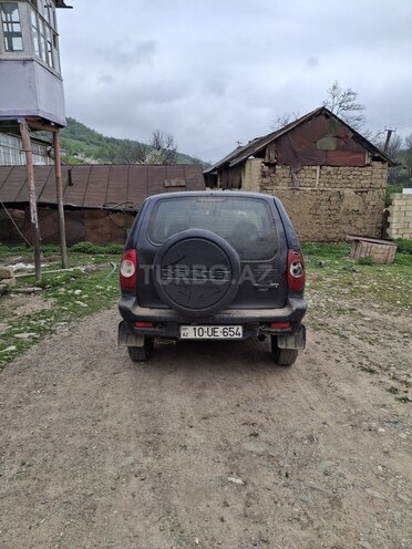 Chevrolet Niva 2006, 95,000 km - 1.7 л - Quba