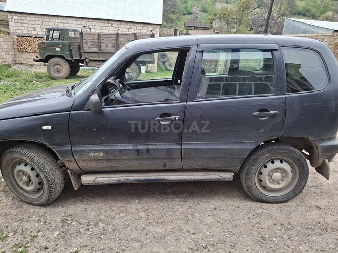 Chevrolet Niva 2006, 95,000 km - 1.7 л - Quba