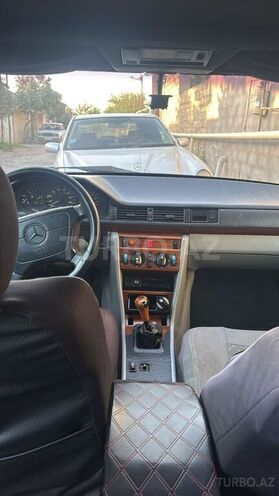 Mercedes E 250 1992, 432,452 km - 2.5 l - Bakı