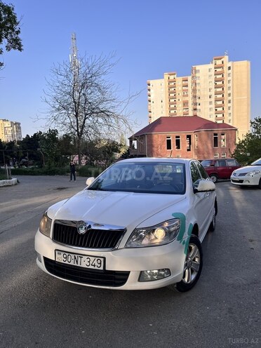 Skoda Octavia 2011, 400,000 km - 1.6 l - Bakı