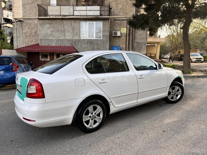 Skoda Octavia 2011, 400,000 km - 1.6 l - Bakı