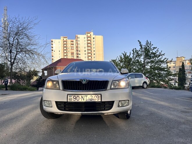 Skoda Octavia 2011, 400,000 km - 1.6 l - Bakı