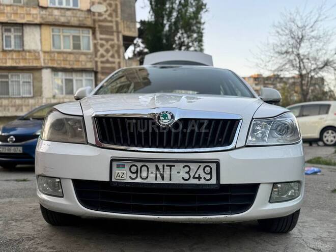 Skoda Octavia 2011, 400,000 km - 1.6 l - Bakı
