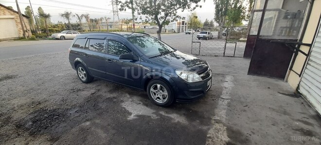 Opel Astra 2009, 256,500 km - 1.4 l - Quba