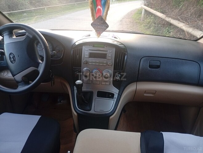 Hyundai H-1 2009, 401,200 km - 2.5 l - Şəki