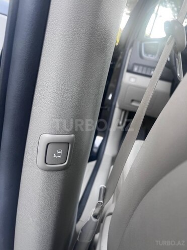Kia Carnival-7