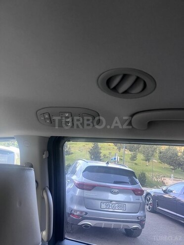 Kia Carnival-3