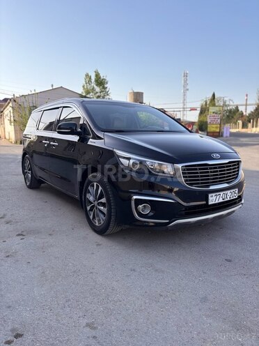 Kia Carnival-2