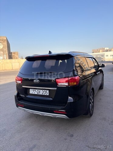 Kia Carnival-13