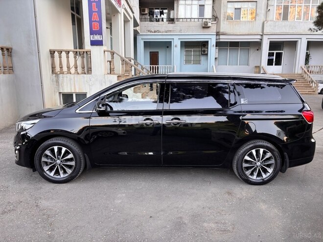Kia Carnival-11