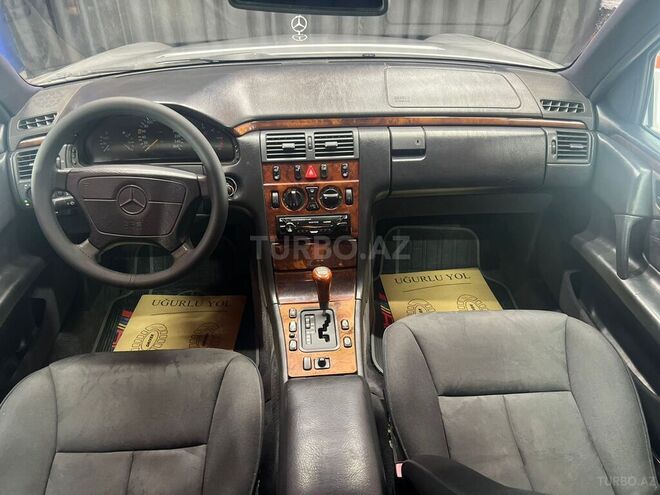 Mercedes E 240 1998, 268,000 km - 2.4 l - Sumqayıt