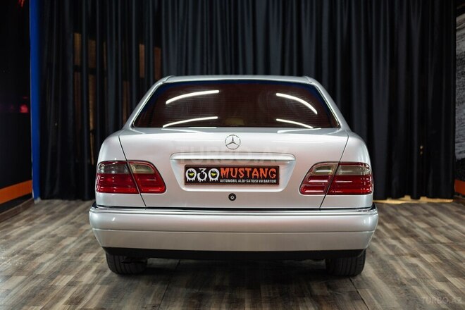 Mercedes E 240 1998, 268,000 km - 2.4 l - Sumqayıt