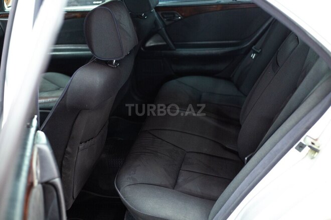 Mercedes E 240 1998, 268,000 km - 2.4 l - Sumqayıt