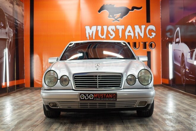 Mercedes E 240 1998, 268,000 km - 2.4 l - Sumqayıt