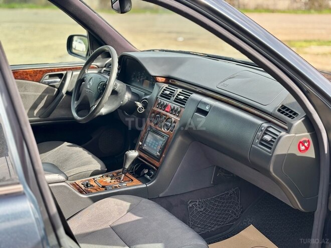 Mercedes E 220 d 1999, 590,000 km - 2.2 л - Astara