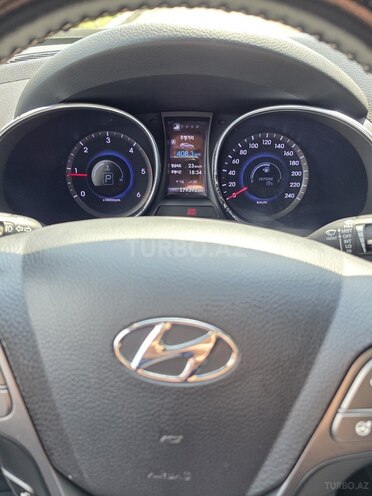 Hyundai Santa Fe-14