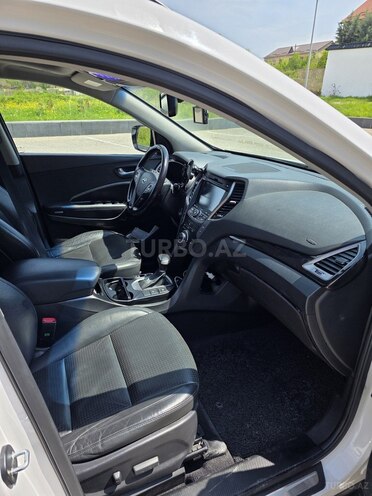 Hyundai Santa Fe-5