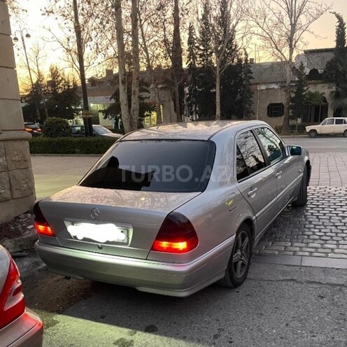 Mercedes C 180 2000, 324,715 km - 1.8 l - Yevlax