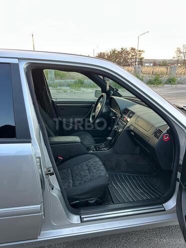 Mercedes C 180 2000, 324,715 km - 1.8 l - Yevlax