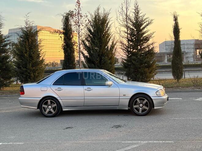 Mercedes C 180 2000, 324,715 km - 1.8 l - Yevlax