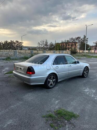 Mercedes C 180 2000, 324,715 km - 1.8 l - Yevlax