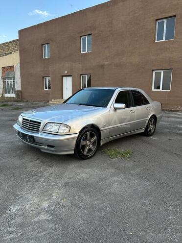 Mercedes C 180 2000, 324,715 km - 1.8 l - Yevlax
