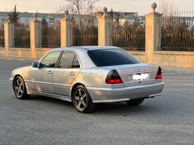 Mercedes C 180 2000, 324,715 km - 1.8 l - Yevlax