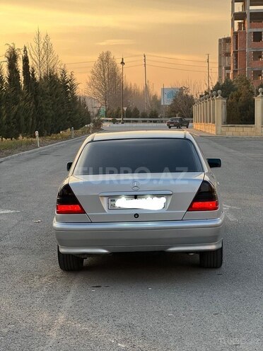 Mercedes C 180 2000, 324,715 km - 1.8 l - Yevlax