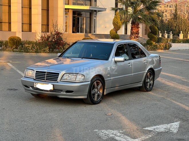 Mercedes C 180 2000, 324,715 km - 1.8 l - Yevlax