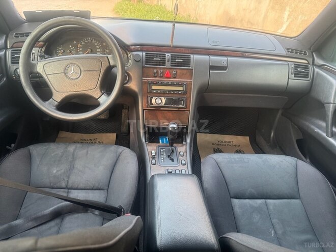 Mercedes E 230 1996, 417,000 km - 2.3 l - Sumqayıt