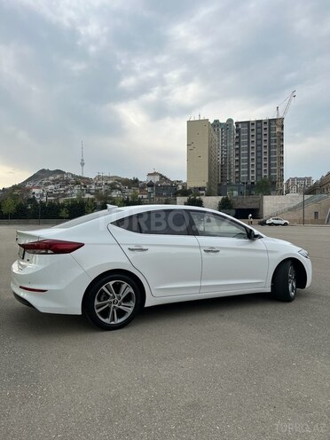 Hyundai Avante-5