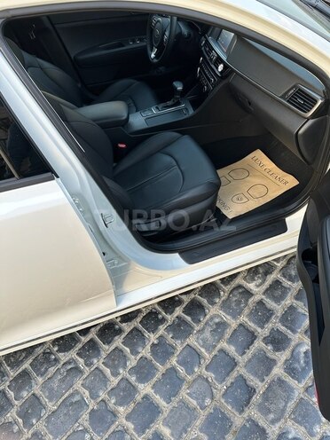 Kia K5-17