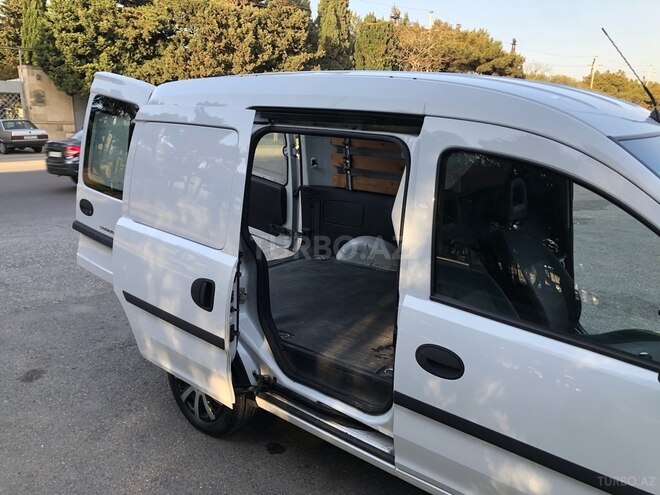 Opel Combo-18