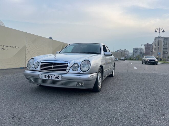 Mercedes E 280-2