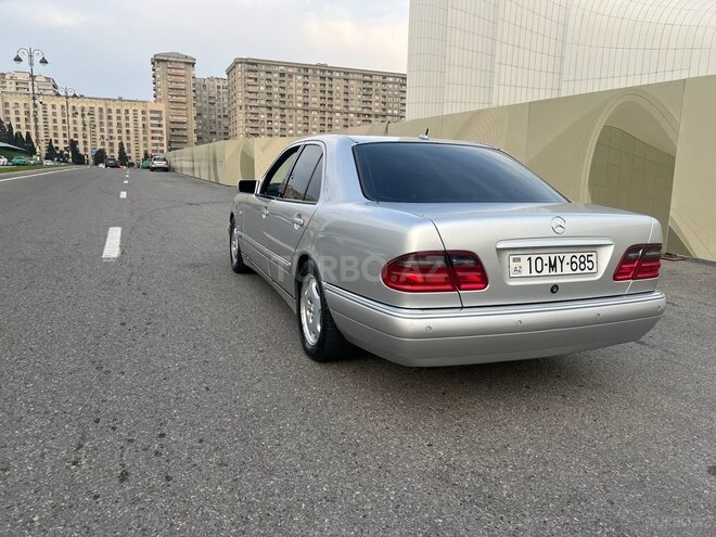 Mercedes E 280-6