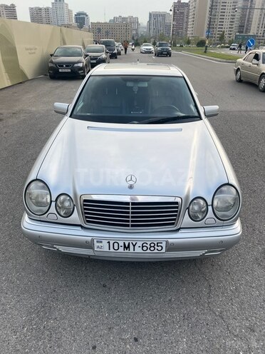 Mercedes E 280-3