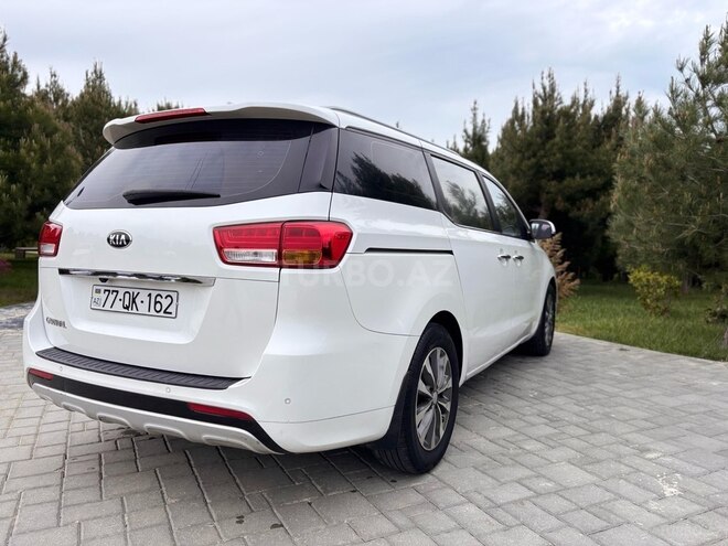 Kia Carnival-8