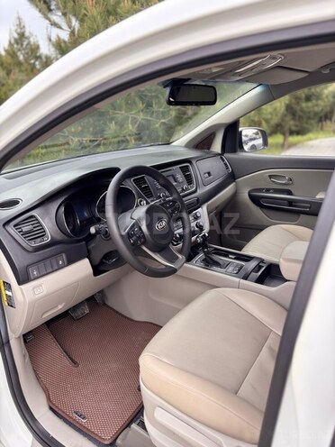 Kia Carnival-15