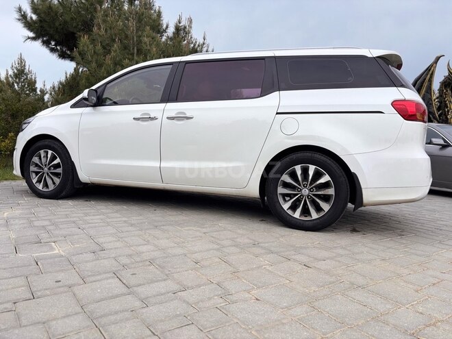 Kia Carnival-9