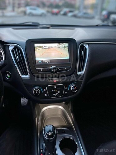 Chevrolet Malibu-8