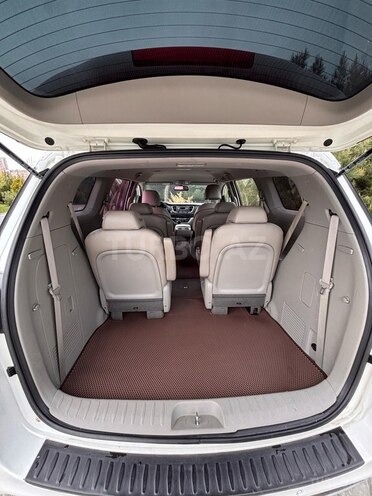 Kia Carnival-16