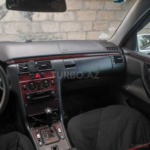 Mercedes E 240 1999, 398,754 km - 2.4 l - Bakı